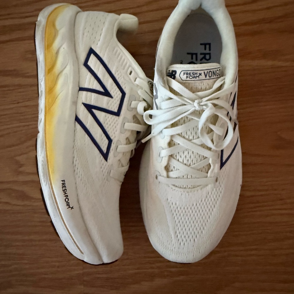 New Balance Women's Vongo Fresh Foam running shoes